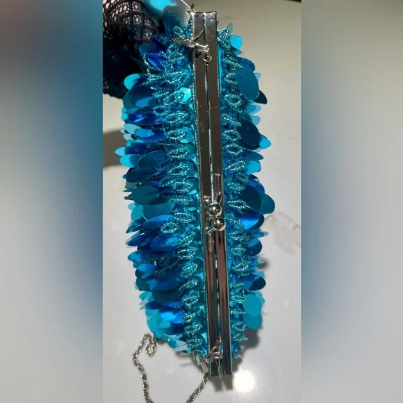 NWT JESSICA MCCLINTOK Sequined Bling Crossbody Clasp, 9”W x 5”H, Turquoise Blue - Picture 5 of 8